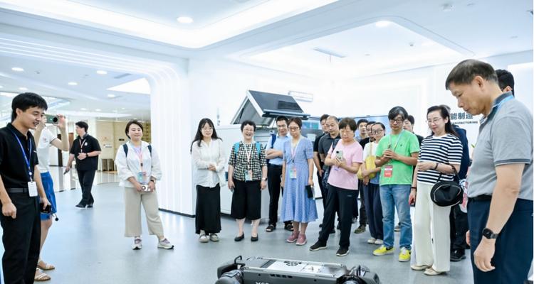 气象巡检“新哨兵”！视源股份四足机器人亮相首届气象经济博览会  第3张